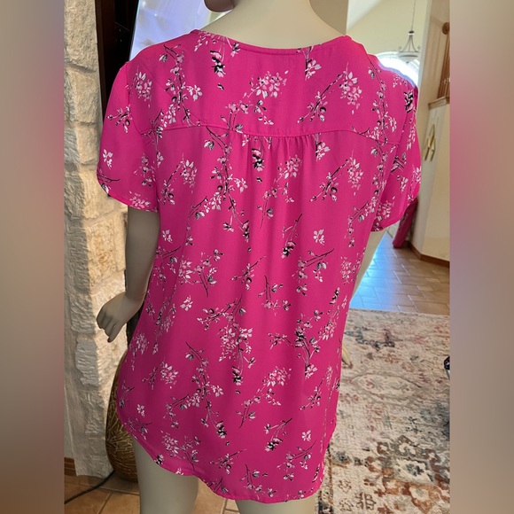 Croft & Barrow Pink Floral Chiffon Top with Cap Sleeves Size Large - Picture 5 of 8